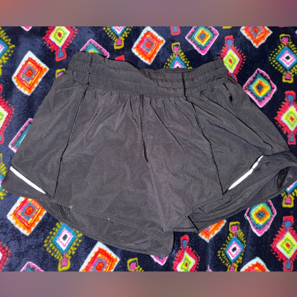 Lululemon Hotty Hot Black size 4 Tall